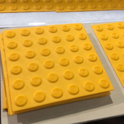 300*300 PVC/PU-Plastik-Tactilepunkte für sicheres Gehen und bessere Zugänglichkeit